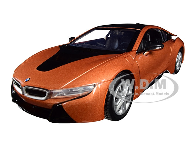 2018 BMW i8 Coupe Metallic Orange with Black Top 1/24 Diecast Model Car by Motormax diecast model