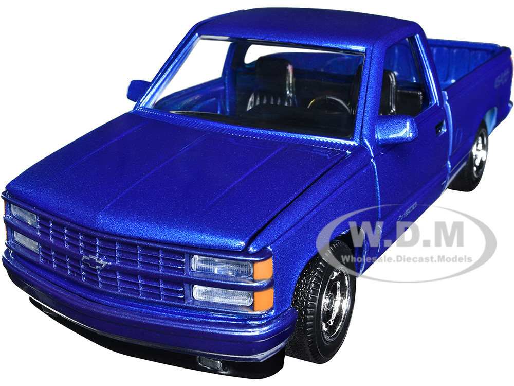 1992 Chevrolet 454 SS Pickup Truck Blue Metallic 1/24 Diecast Model Car by Motormax diecast model