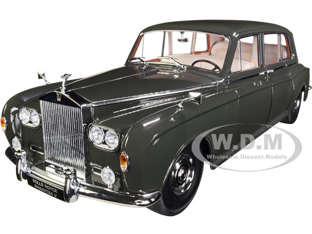 1964 Rolls Royce Phantom V Brewster Green 1/18 Diecast Model Car by Paragon Models diecast model