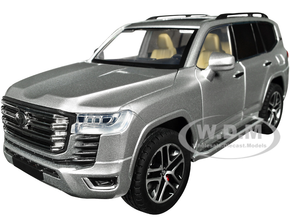 Toyota Land Cruiser Silver Metallic with Sun Roof 1/24 Diecast Model Car diecast model