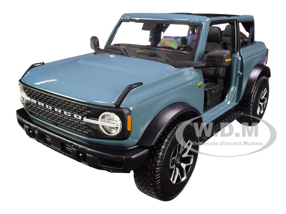 2021 Ford Bronco Badlands Blue "Special Edition" 1/18 Diecast Model Car by Maisto diecast model