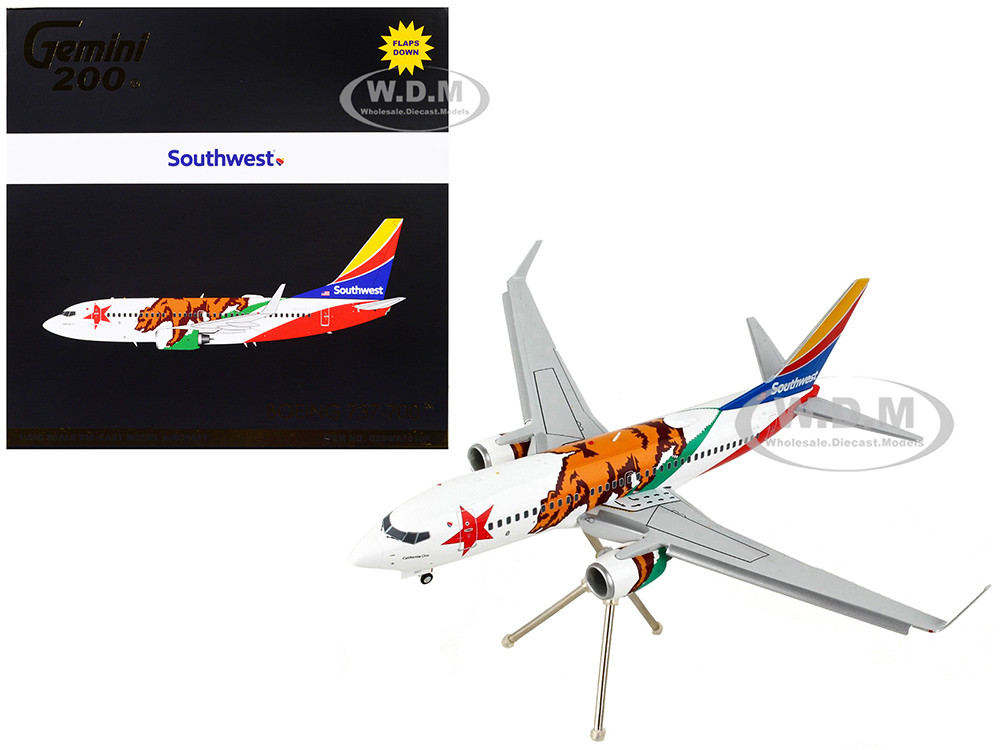 Boeing 737-700 Commercial Aircraft with Flaps Down "Southwest Airlines - California One" California Flag Livery "Gemini 200" Series 1/200 Diecast Model Airplane by GeminiJets diecast model