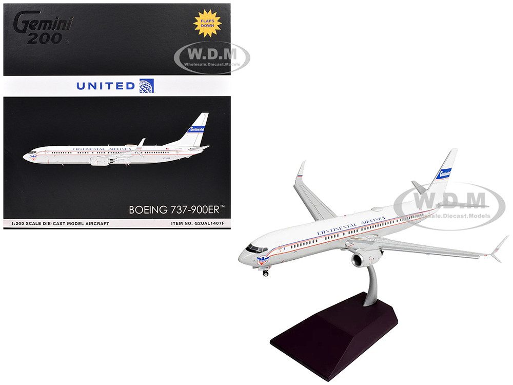 Boeing 737-900ER Commercial Aircraft with Flaps Down "Continental Airlines - United Airlines" (N75435) White with Red and Blue Stripes "Gemini 200" Series 1/200 Diecast Model Airplane by GeminiJets diecast model
