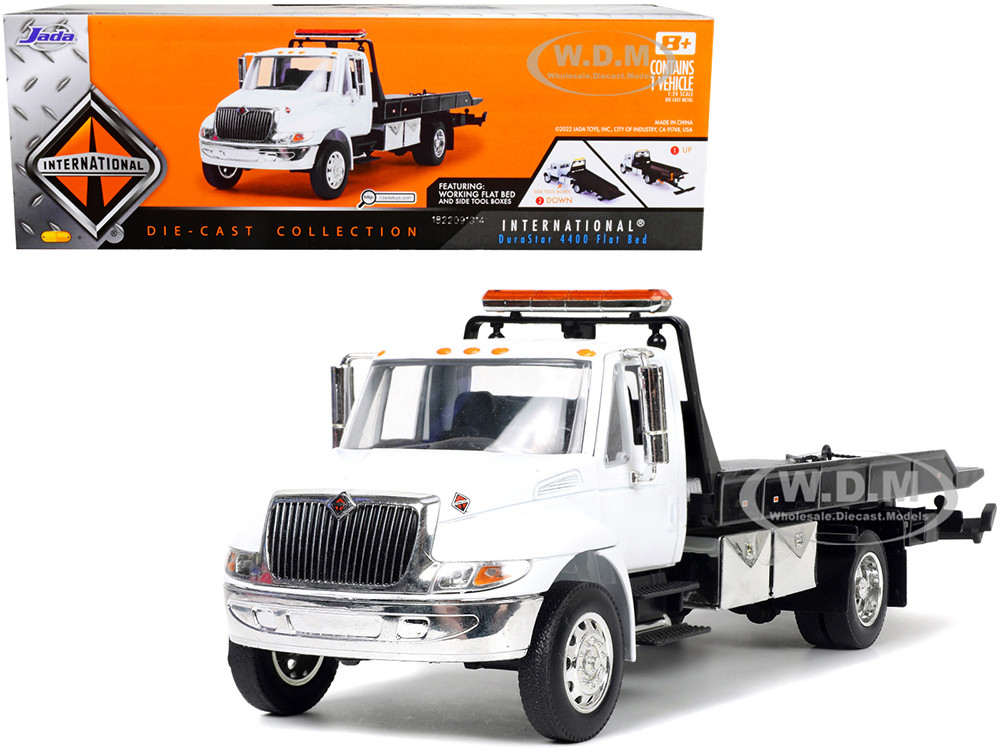 International DuraStar 4400 Flatbed Tow Truck White 1/24 Diecast Model by Jada diecast model