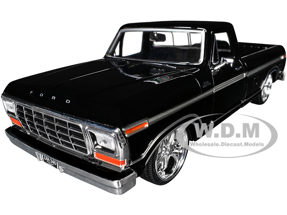 1979 Ford F-150 Custom Pickup Truck Black "Maxx Design" Series 1/24 Diecast Model Car by Motormax diecast model