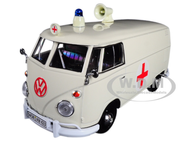 Volkswagen Type 2 (T1) Ambulance Cream 1/24 Diecast Model by Motormax diecast model