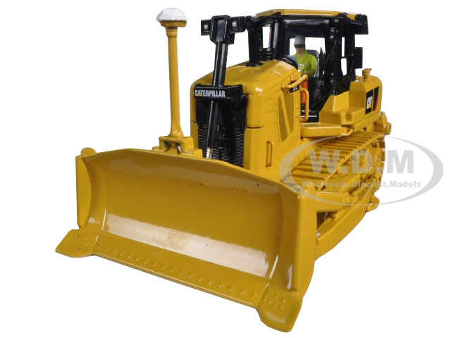 CAT Caterpillar D7E Track Type Tractor With Electric Drive with Operator "Core Classics Series" 1/50 Diecast Model by Diecast Masters diecast model