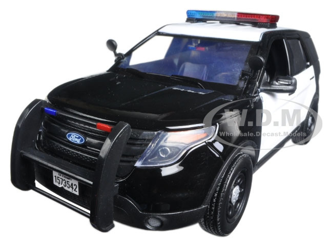 2015 Ford Police Interceptor Utility Black and White with Flashing Light Bar and Front and Rear Lights and 2 Sounds 1/18 Diecast Model Car by Motormax diecast model