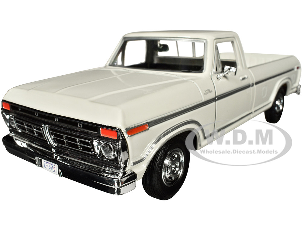 1977 Ford F-150 Custom Pickup Truck White "Timeless Legends" Series 1/24 Diecast Model Car by Motormax diecast model