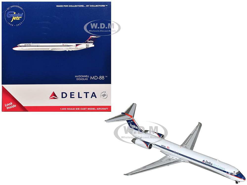 McDonnell Douglas MD-88 Commercial Aircraft "Delta Air Lines" (N925DL) White with Blue and Red Graphics 1/400 Diecast Model Airplane by GeminiJets diecast model