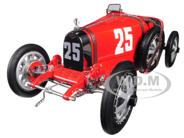 Bugatti T35 #25 National Colour Project Grand Prix Portugal Limited Edition to 500 pieces Worldwide 1/18 Diecast Model Car by CMC diecast model