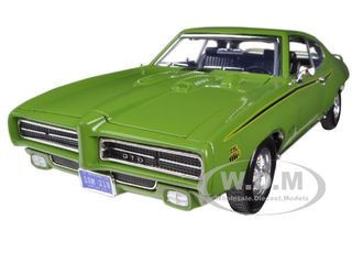 1969 Pontiac GTO Judge Green 1/18 Diecast Car Model by Motormax diecast model