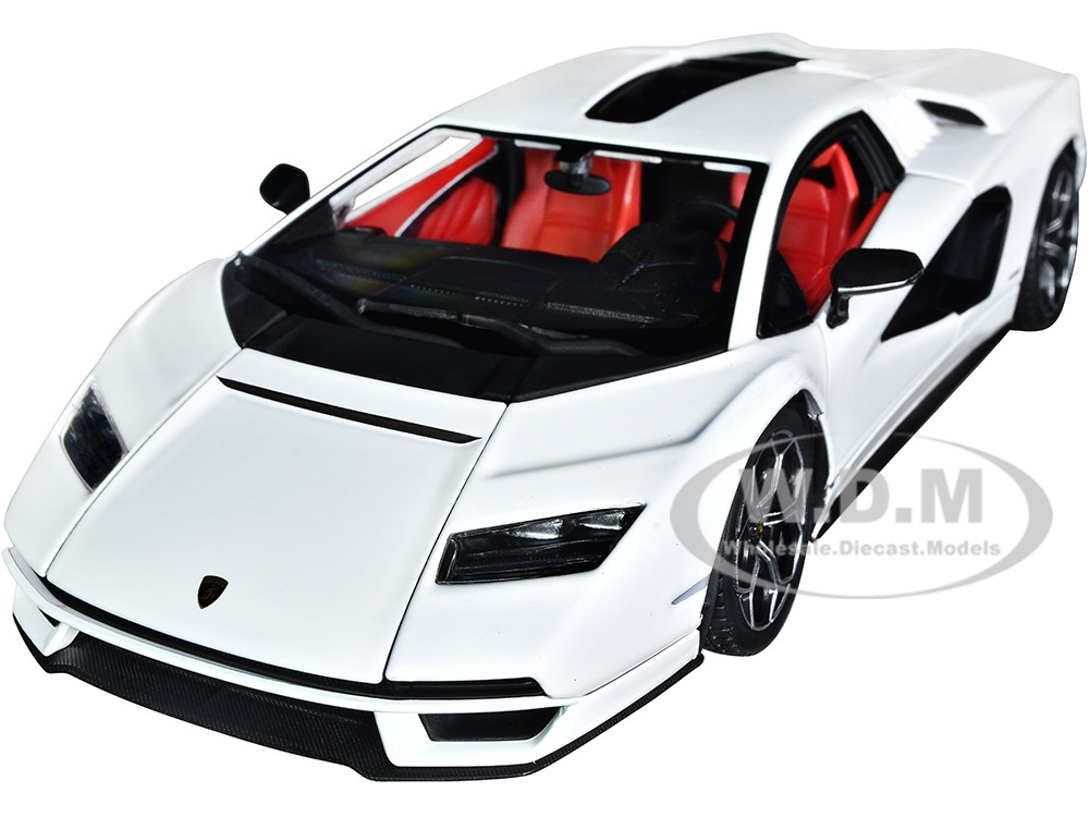 Lamborghini Countach LPI 800-4 White 1/24 Diecast Model Car by Bburago diecast model