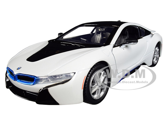 2018 BMW i8 Coupe Metallic White with Black Top 1/24 Diecast Model Car by Motormax diecast model
