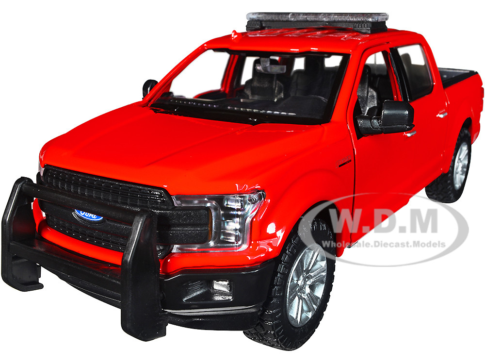 2019 Ford F-150 Lariat Crew Cab Pickup Truck Unmarked Fire Department Red "Law Enforcement and Public Service" Series 1/24 Diecast Model Car by Motormax diecast model