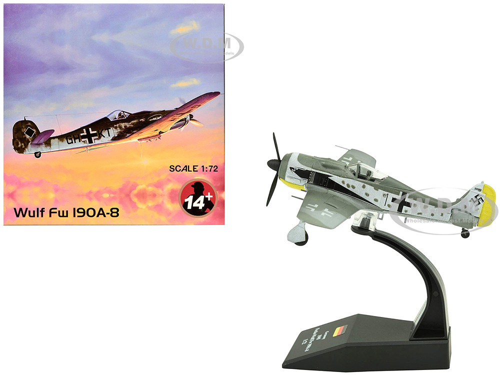Focke-Wulf Fw 190A-8 Fighter Aircraft "98-Victory Ace Staffelkapitaen Horst Hannig, I./JG 2, Triqueville, France" (1943) German Luftwaffe 1/72 Diecast Model Airplane diecast model