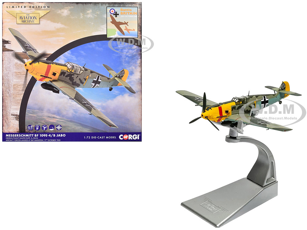 Messerschmitt Bf 109E-4/B Jabo Fighter-Bomber Aircraft "Oberleutnant Walter Rupp, 3./JG53, RAF Manston, Battle of Britain" (1940) German Luftwaffe "The Aviation Archive" Series 1/72 Diecast Model by Corgi diecast model