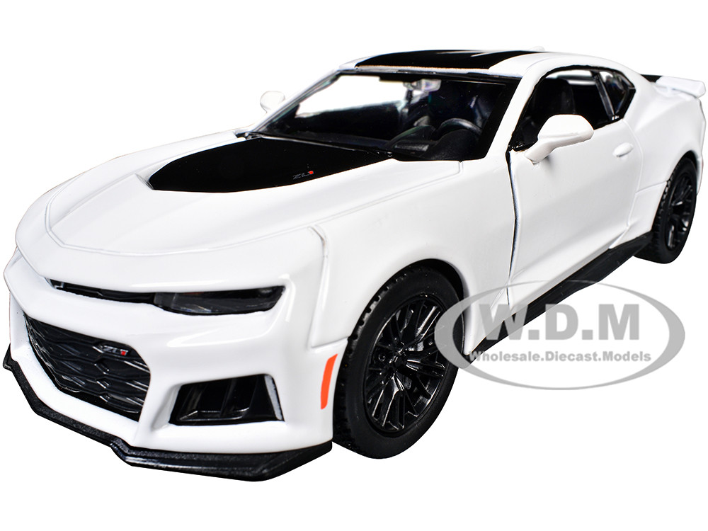 2017 Chevrolet Camaro ZL1 White 1/24 Diecast Model Car by Motormax diecast model