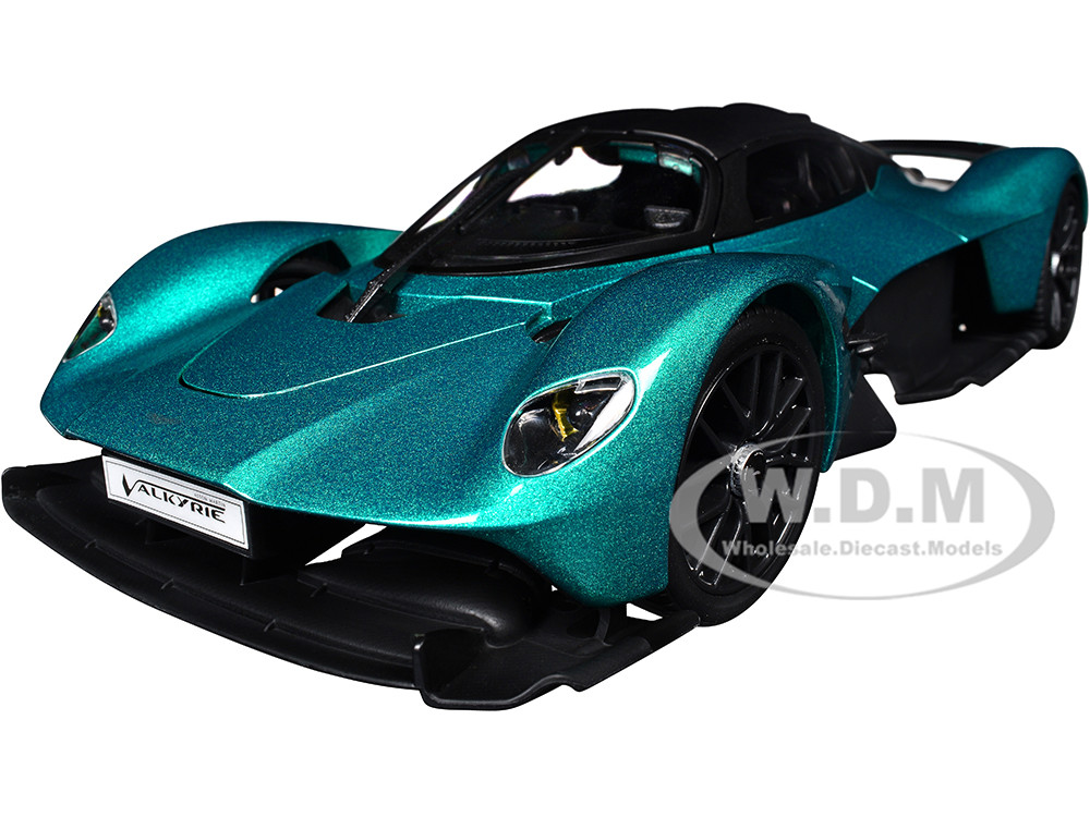 Aston Martin Valkyrie Green Metallic with Matt Black Top "Special Edition" Series 1/18 Diecast Model Car by Maisto diecast model