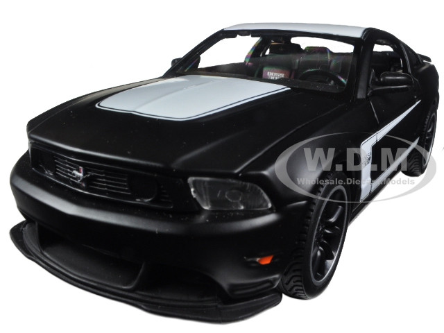2012 Ford Mustang Boss 302 Matt Black and White 1/24 Diecast Model Car by Maisto diecast model