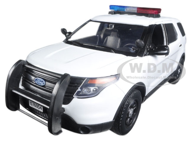 2015 Ford Police Interceptor Utility White with Flashing Light Bar and Front and Rear Lights and 2 Sounds 1/24 Diecast Model Car by Motormax diecast model