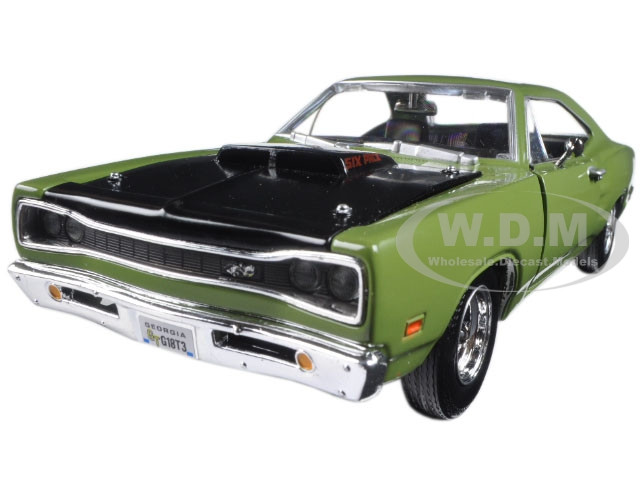 1969 Dodge Coronet Super Bee Green 1/24 Diecast Model Car by Motormax diecast model