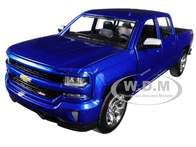2017 Chevrolet Silverado 1500 LT Z71 Crew Cab Pickup Truck Blue 1/27 Diecast Model Car by Motormax diecast model