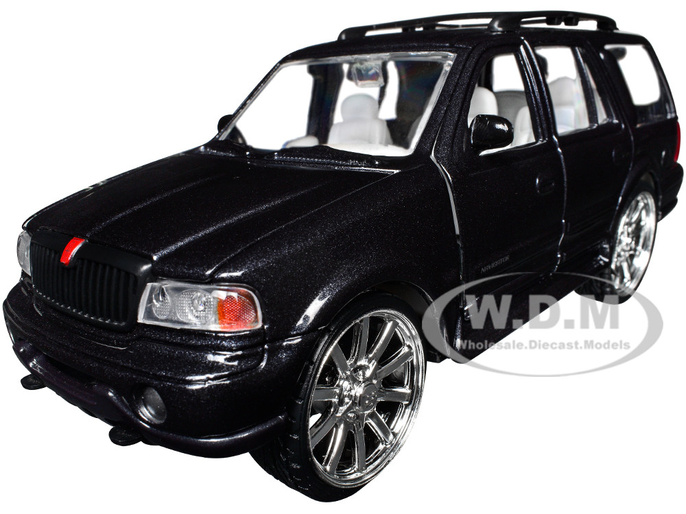 1998 Lincoln Navigator Black Metallic with White Interior "Maxx Design" "American Classics" Series 1/24 Diecast Model Car by Motormax diecast model