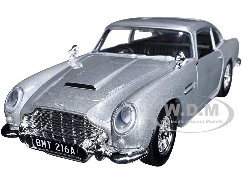 Aston Martin DB5 RHD (Right Hand Drive) Silver Metallic James Bond 007 "Goldfinger" (1964) Movie "James Bond Collection" Series 1/24 Diecast Model Car by Motormax diecast model
