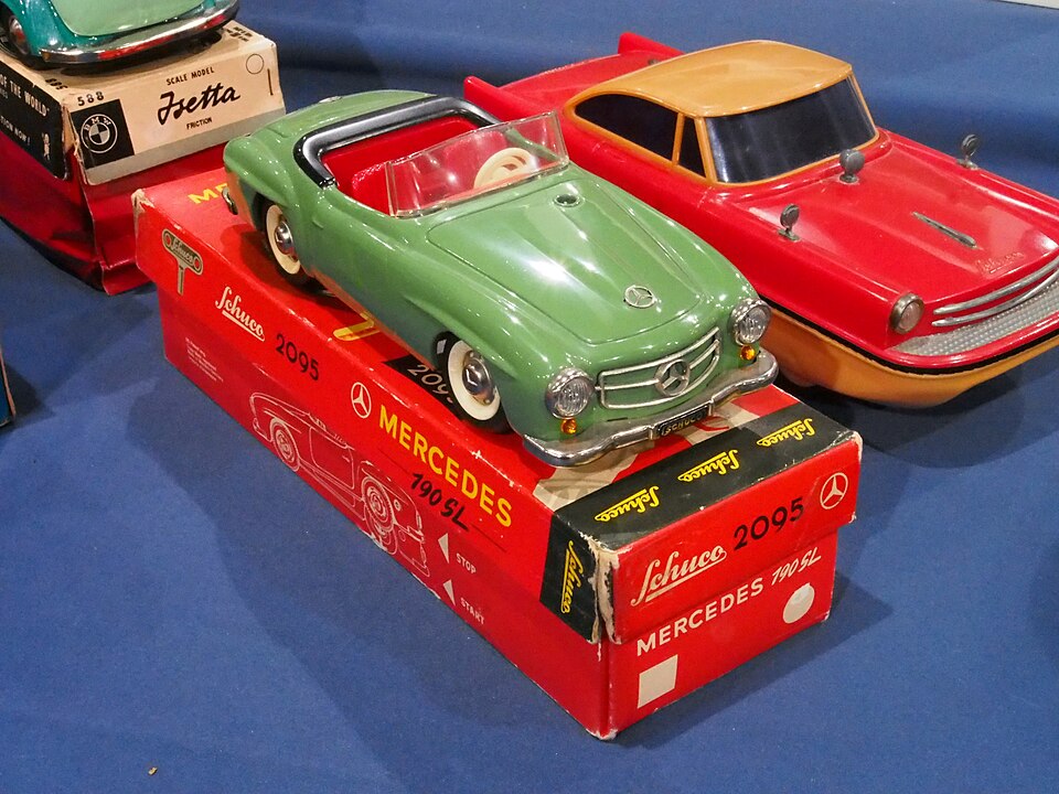 Litho tin toy green Mercedes 190SL, Schuco 2095 pic1, a model car by Schuco