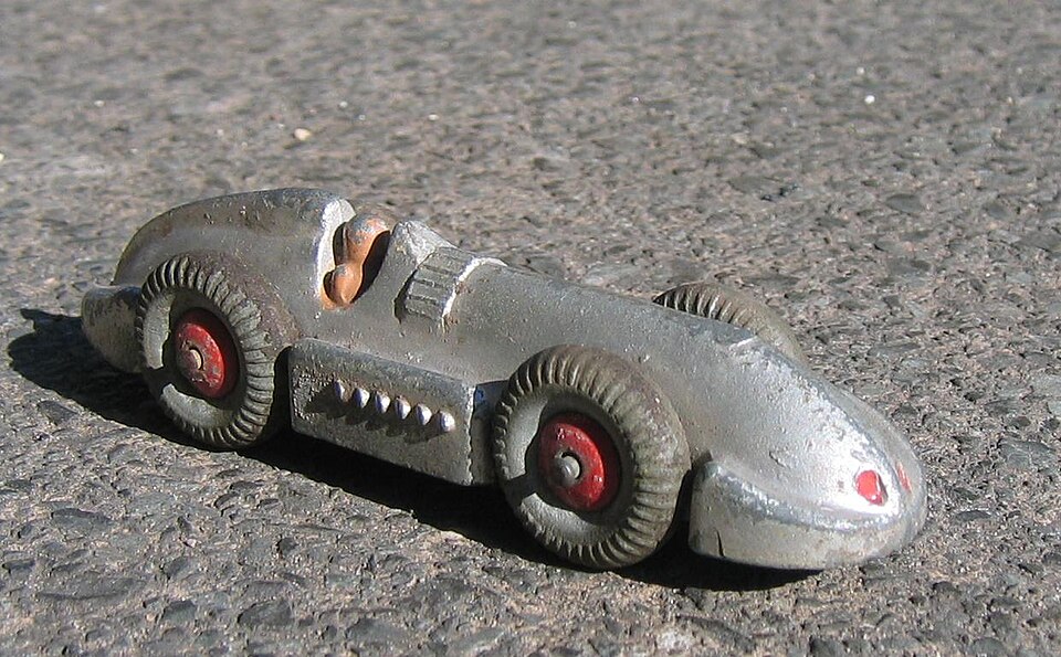 Speed of the Wind Dinky toy 23E, a model car by Dinky Toy