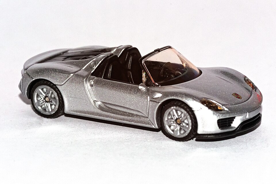 Porsche Roadster schraegseitlich 2017, a model car by Siku