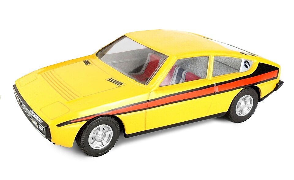 Matra-Bagheera-Joustra-jaune-en-tole-lithographiee-Longueur-28cm, a model car by Joustra