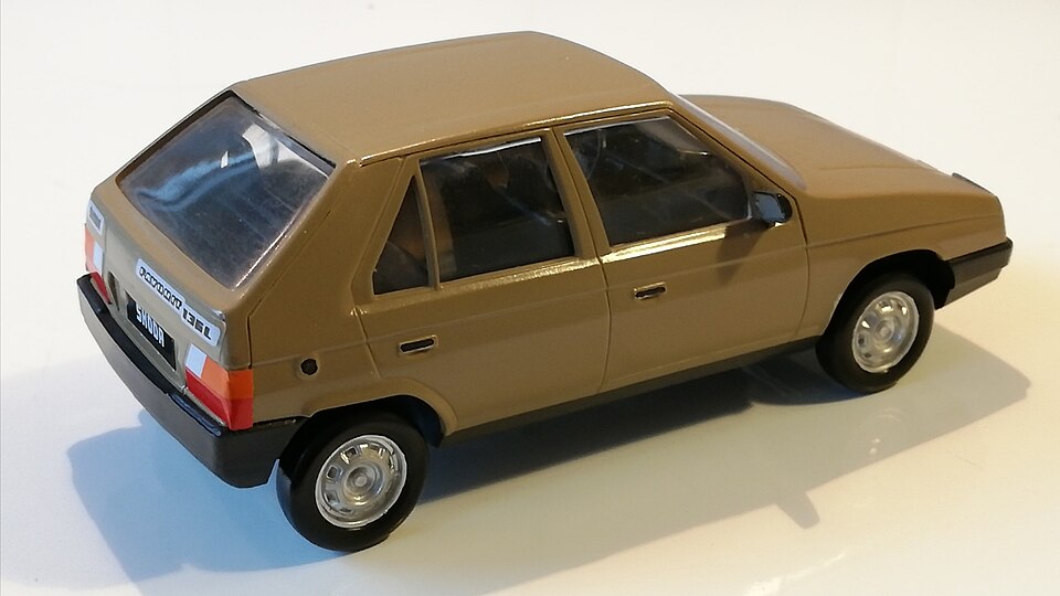 Směr Škoda Favorit 136L, a model car by Směr