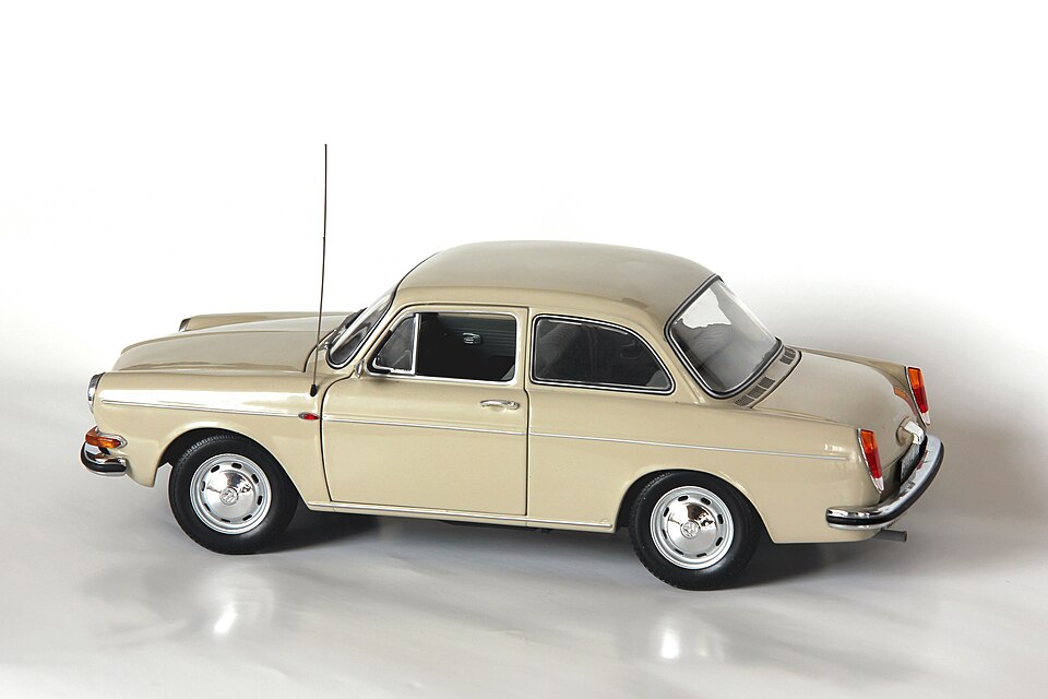 VW 1600 by minichamps (Seite), a model car by Minichamps