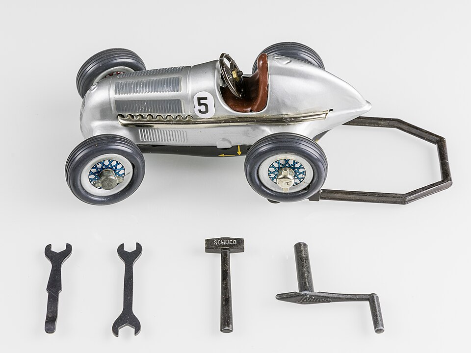 Schuco Studio 1050 Mercedes Grand Prix 1936-92537, a model car by Schuco