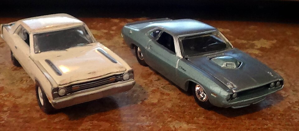 Jl dart and challenger, a model car by Johnny Lightning