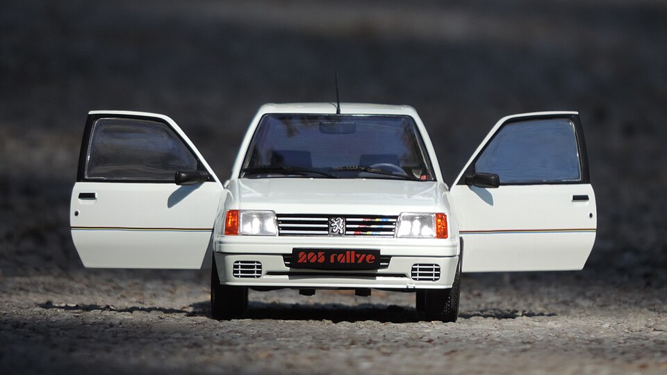 Peugeot 205 Rallye 1-18 Solido (4), a model car by Solido