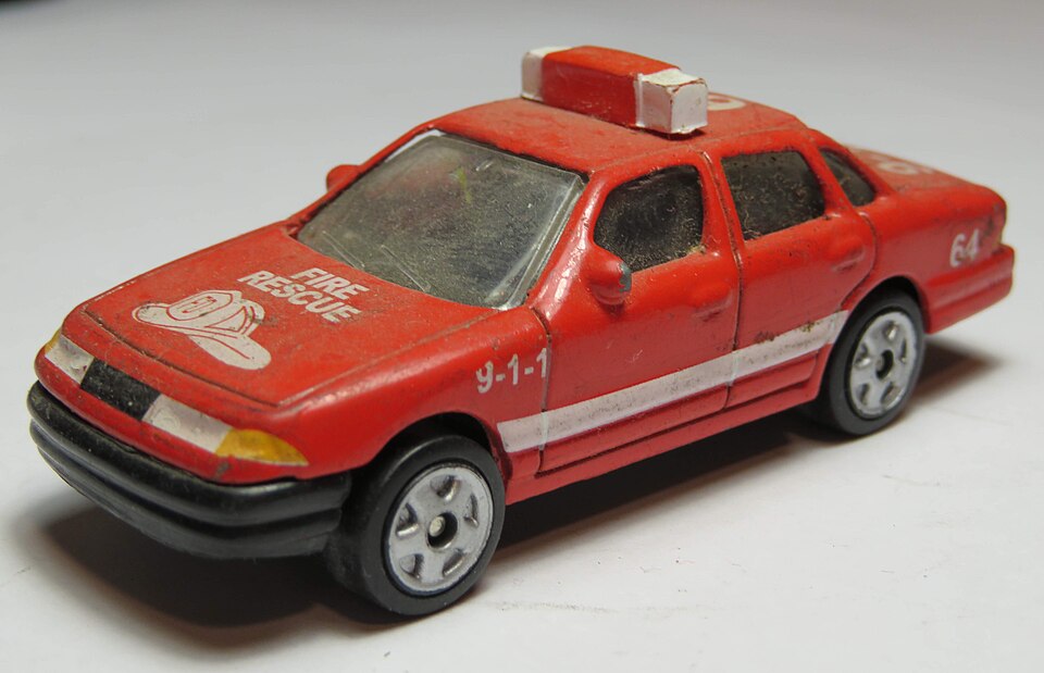 1998 Ford Crown Victoria Fire Rescue by Golden Wheel Die-cast, a model car by Golden Wheel Die-cast