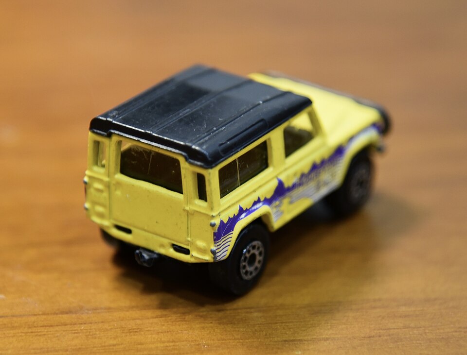 A toy Land Rover 90 by Matchbox 02, a model car by Matchbox