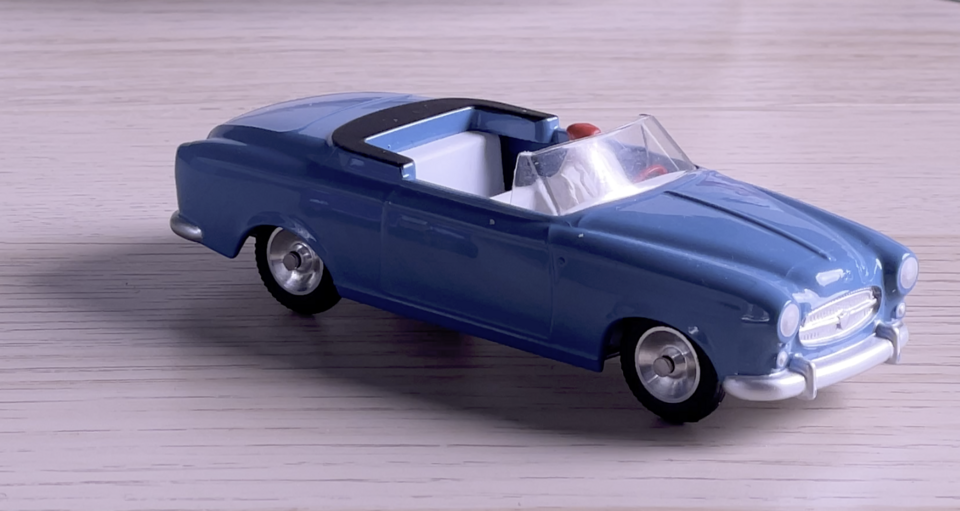 Voiture Solido 1-43 série 100, a model car by Solido