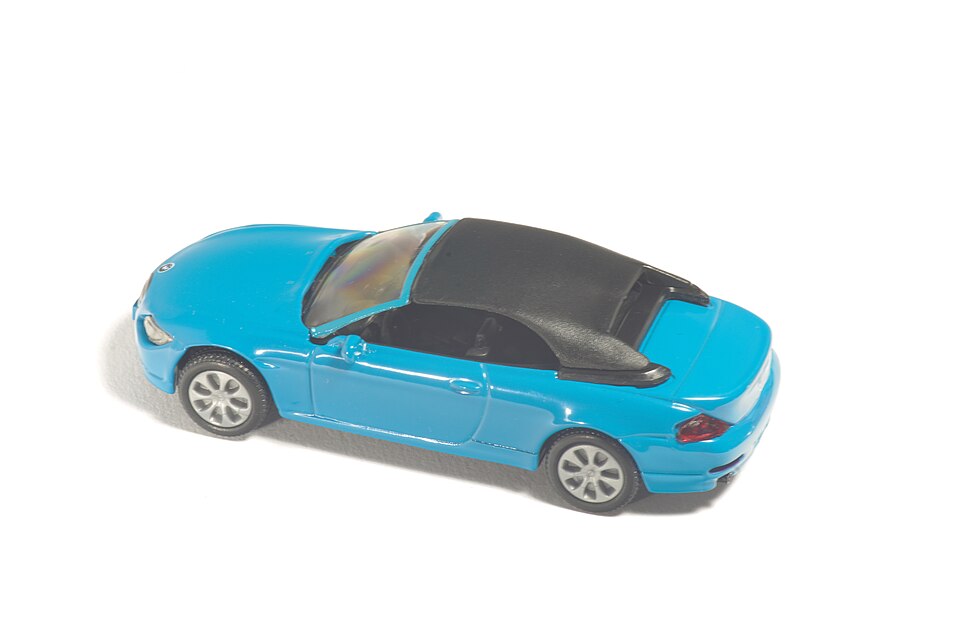 Siku-Modell BMW 645i mit Verdeck 2022, a model car by Siku