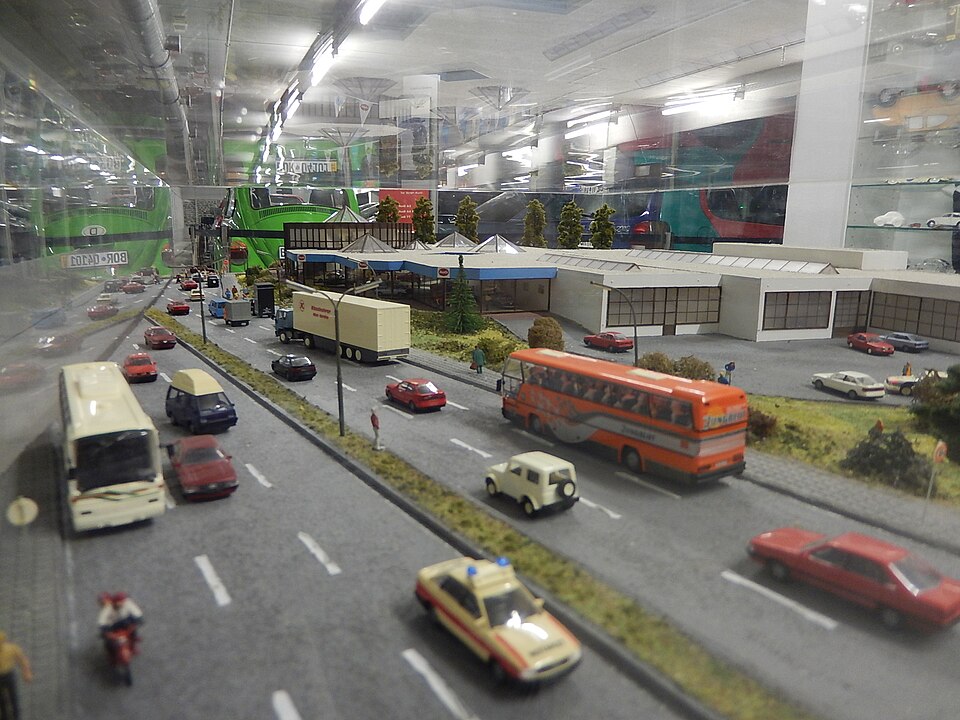 Modelldiorama Audi Zentrum Essen, a model car by Siku