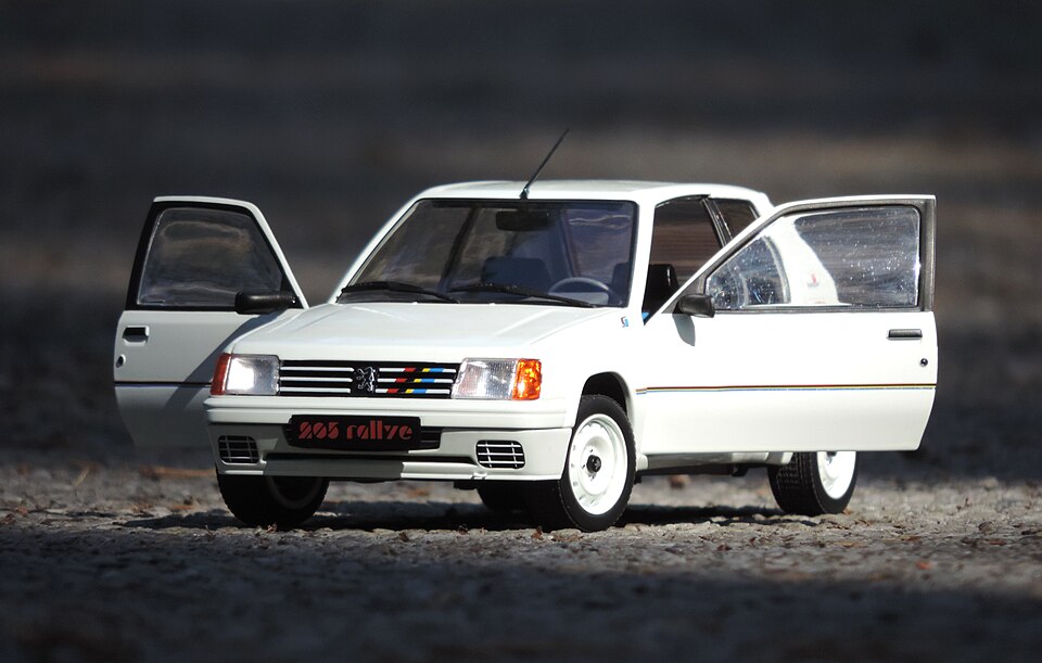 Peugeot 205 Rallye 1-18 Solido, a model car by Solido