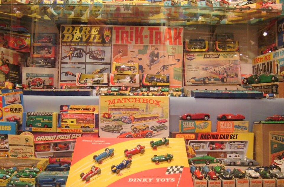 Dinky Trik Trak and other racing cars (46101254), a model car by Dinky Toy cars