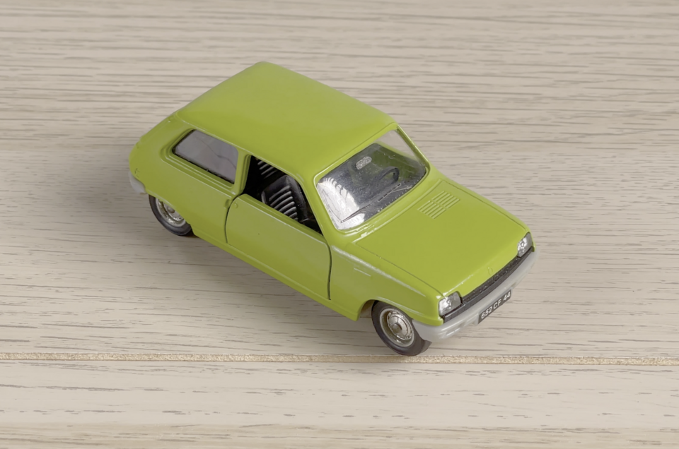 Miniature Solido R5, a model car by Solido