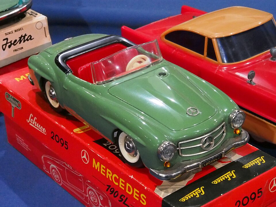 Litho tin toy green Mercedes 190SL, Schuco 2095 pic2, a model car by Schuco