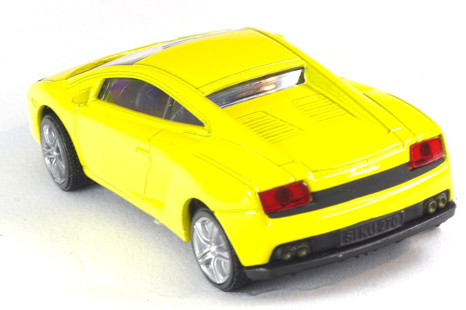 Siku-Modell Lamborghini Gallardo schraege Heckansicht 2019, a model car by Siku