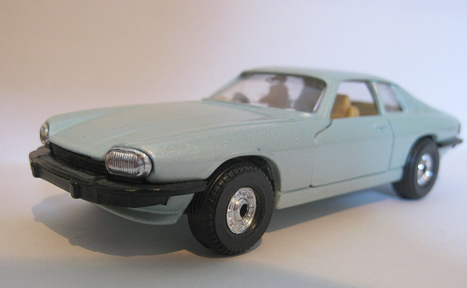 Jaguar XJS (14877752475), a model car by Corgi toys