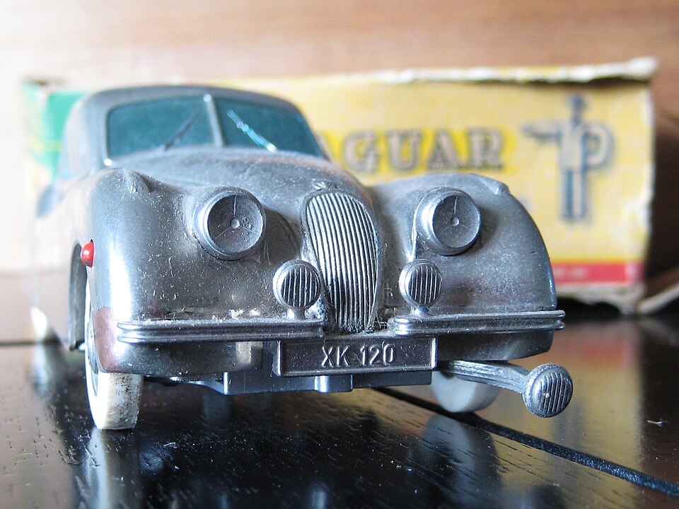 Jaguar XK120 (3083832502), a model car by Prämeta